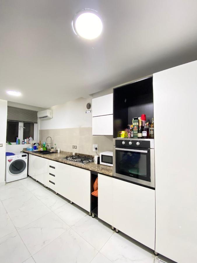 לגוס Banana Island Shared Apartment מראה חיצוני תמונה